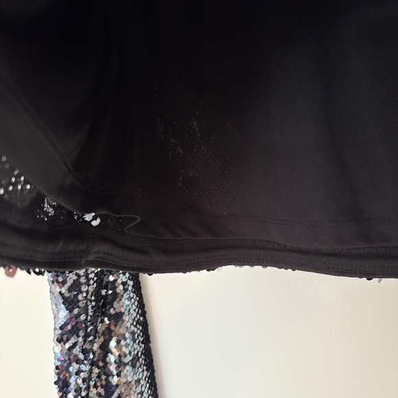 Dynamite Sequin Crop Top Long Sleeves Black Silver Size M - Picture 6 of 9